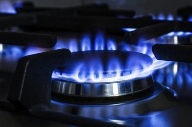 Habrá fuertes aumentos en las tarifas de gas en febrero, marzo y abril para reducir el gasto en subsidios