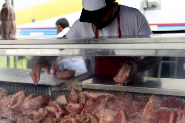 Comenzó la venta de los cinco cortes de carne a precios populares para las fiestas