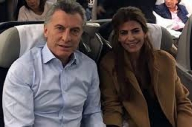 Denunciaron a Mauricio Macri por su viaje a París