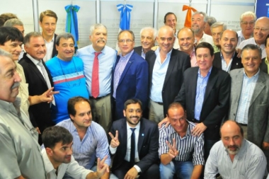 EL GOBIERNO APRIETA Y APARECEN SECTORES QUE APOYAN A āJULIO DE VIDOā: