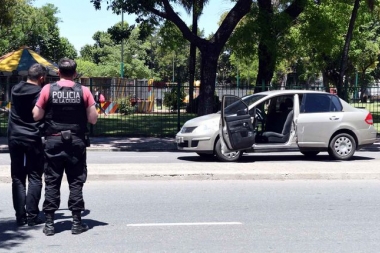 El crimen de Lucas González: la Justicia prohibió salir del país a los policías que dispararon