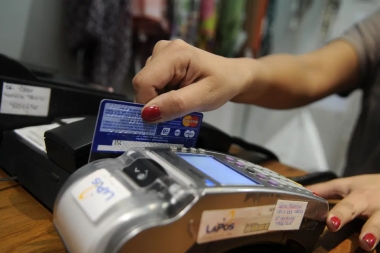 AFIP duplicó el monto de reintegro por compras con tarjeta de débito de jubilados y AUH