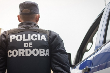 Córdoba: encerró a su hija de 2 años para ir a una fiesta y la tuvo que salvar la Policía