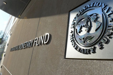 El directorio del FMI aprobó la revisión de metas del tercer trimestre