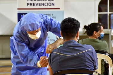 Alerta COVID: ante la suba de casos, especialistas recomiendan volver a usar barbijos, ventilar y vacunarse