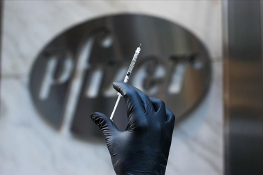 Se firmó el contrato con Pfizer por 20 millones de dosis