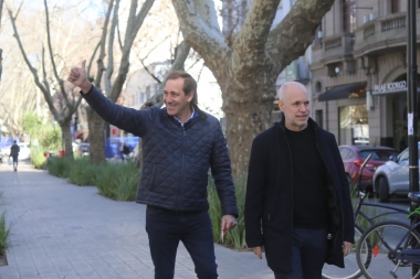 Garro y Larreta recorrieron el centro comercial de La Plata y dialogaron con vecinos y comerciantes