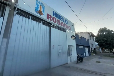 Rosario: atacaron a balazos a una fábrica de hielo y dejaron una amenaza a los dueños