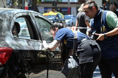 Rosario: balearon un auto de la familia de Antonela Roccuzzo y robaron $8.000.000