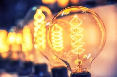 El Gobierno dejará de subsidiar las tarifas de luz a comercios, industrias y pymes