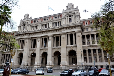 El Gobierno no juntó a sus diputados y postergó el inicio del juicio político contra la Corte Suprema