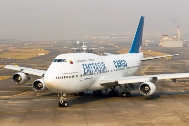 El misterio del avión en Ezeiza: la Justicia ordenó retener los pasaportes de los tripulantes iraníes