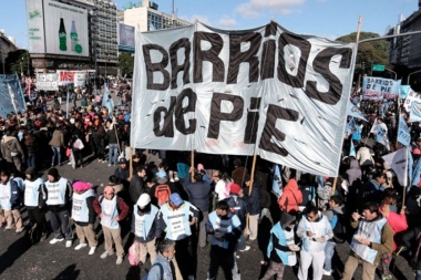 Los piqueteros se movilizan contra Massa y Tolosa Paz: cortarán la avenida 9 de Julio en reclamo por los ajustes en los planes y alimentos en los comedores