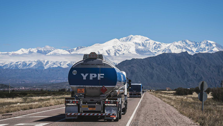 Jueza de EE.UU. ordena a Argentina entregar el 51 % de YPF por demanda millonaria