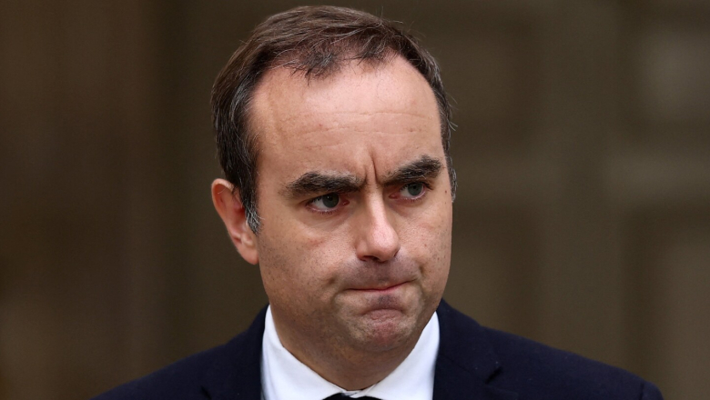 Renunció el primer ministro francés menos de un mes después de asumir