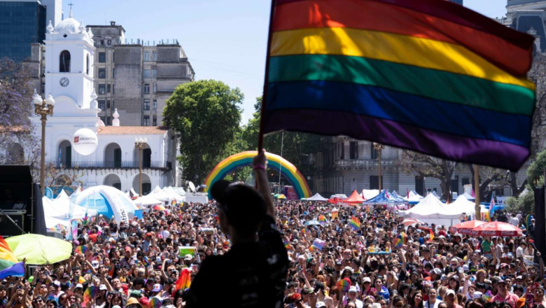 Miles marcharon en Buenos Aires por la 34ª Marcha del Orgullo