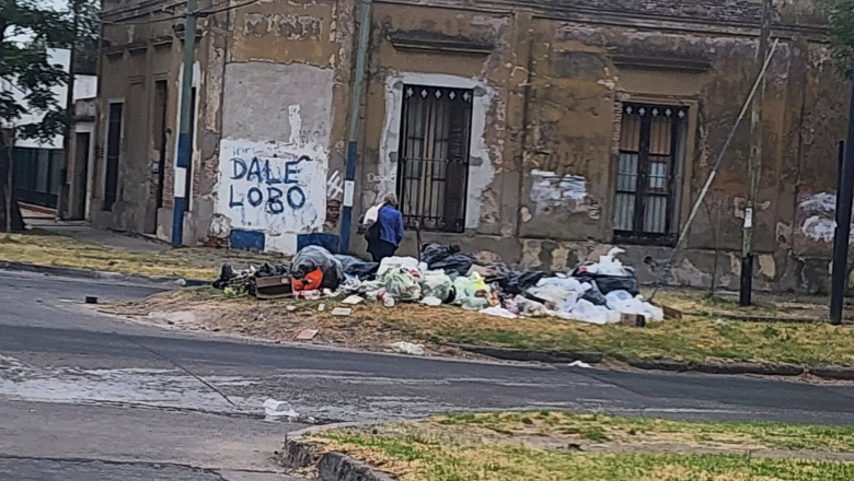 La Plata: vecinos denuncian falta de recolección de basura por parte de Esur y la Municipalidad