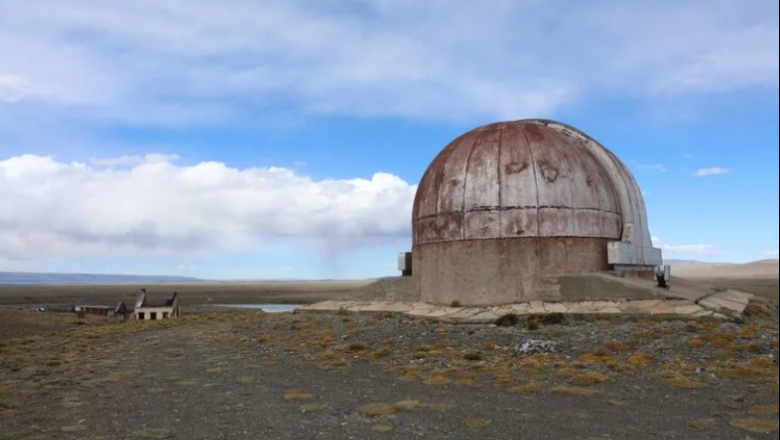 ”: tiene 35 años y es el único habitante de un mítico observatorio abandonado en medio de la estepa patagónica