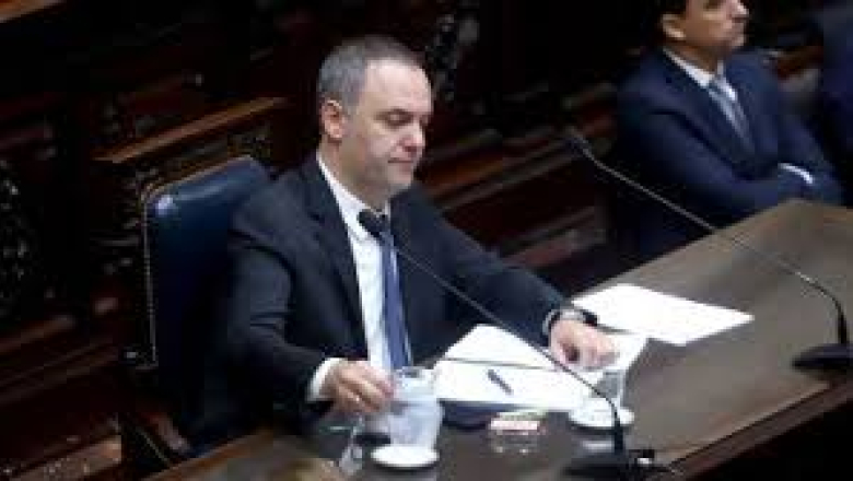 Preocupación en el oficialismo por el impacto digital del caso Adorni y la insuficiencia del “efecto Mundial”