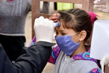 Despliegan operativos de desinfección y control sanitario en barrios donde confirmaron casos positivos de COVID-19