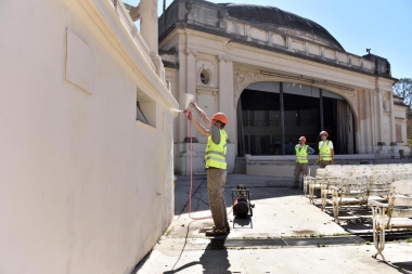 La Plata. “el Municipio inició  obras en el Teatro del Lago"