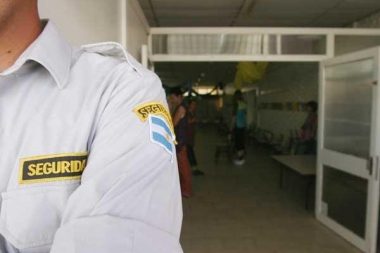 Agencias privadas y serenos deben informar a la policía sobre reuniones de más de 10 personas