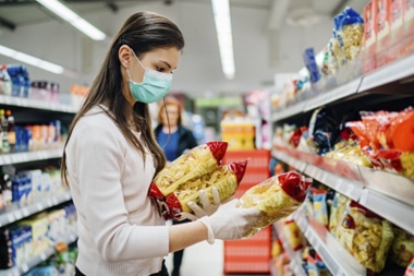 El Gobierno anuncia una canasta de 70 productos esenciales con precios controlados
