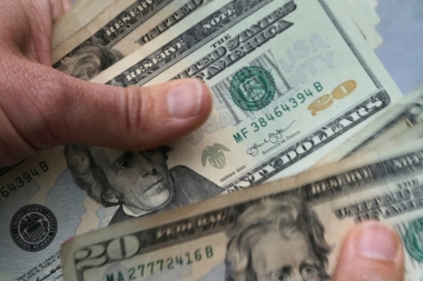 Dólar imparable: el dólar blue subió 20 pesos en una semana y cerró a $293, tras las nuevas medidas del Gobierno