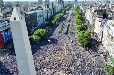 La caravana de la selección Argentina: el Obelisco está colmado de miles de personas a la espera de la Selección