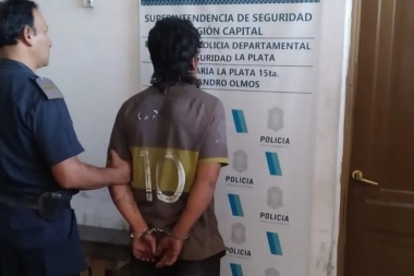 Femicidio en La Plata: un quintero mató a golpes a su pareja y huyó