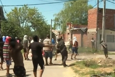 Rosario: detuvieron al presunto asesino del nene de 11 años y los vecinos le destruyeron la casa