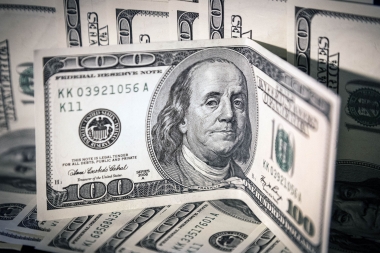El dólar blue dio un nuevo salto y quedó al borde de los $600 a días de las PASO