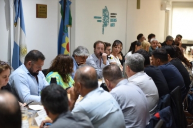 Paritarias: docentes y estatales arrancan una semana clave y esperan una oferta superadora de la Provincia