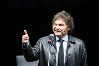 En tono provocador, Javier Milei insultó a Axel Kicillof durante un acto en La Plata