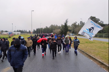 Trabajadores del Astillero Río Santiago cortarán la autopista por un aumento de emergencia
