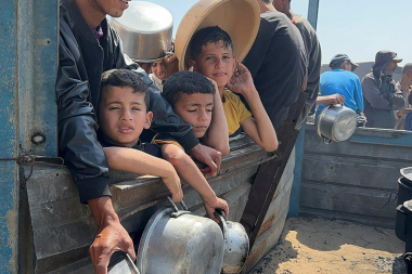 ONU declara hambruna en Gaza mientras Israel ordena continuar ofensiva y prepara evacuaciones Bajada