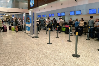 Controladores suspendieron el paro del jueves pero mantienen el del sábado 30