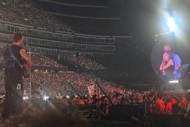 “Del recital al divorcio: la historia que explotó en la Kiss-cam”