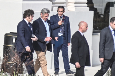 Milei descarta cambios de gabinete y pone en marcha mesas políticas de emergencia