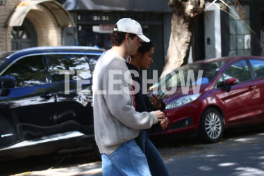 Franco Colapinto y Maia Reficco afianzan su amor en Buenos Aires: café, mimos y caminatas al sol
