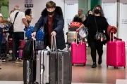 La OMS recomienda no viajar a los mayores de 60 años y a pacientes con comorbilidades