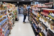 Analistas advierten que la inflación seguirá arriba del 10% mensual al menos hasta fin de año