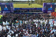 Kicillof lanzó su nuevo espacio político y arremetió contra el Gobierno nacional: “La motosierra no puede cruzar la General Paz”