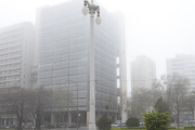 La Plata se cubre de niebla espesa: visibilidad cae a menos de 100 m y afecta vuelos