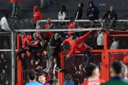 Identifican a 25 barras de Independiente implicados en la masacre contra la U de Chile