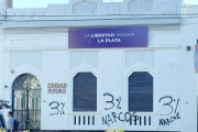 Escrachan local partidario de La Libertad Avanza en La Plata